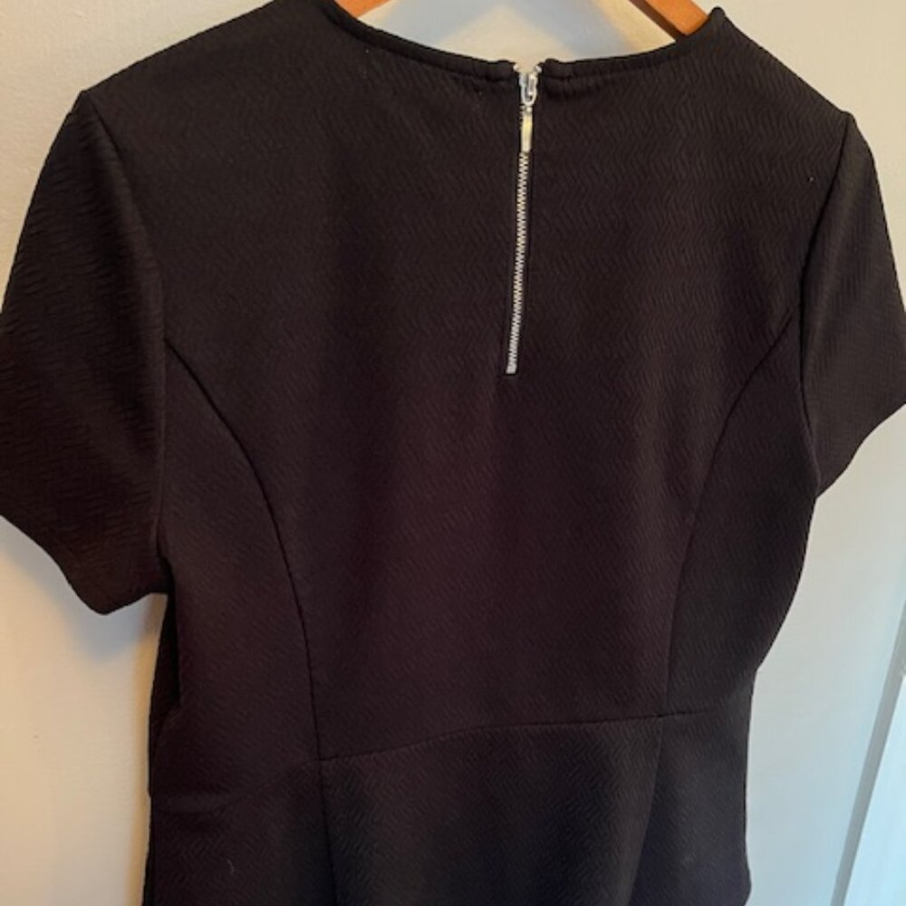 LIZ CLAIBORNE | Black Career top Textured stretch fabric-Like New - Picture 4 of 15